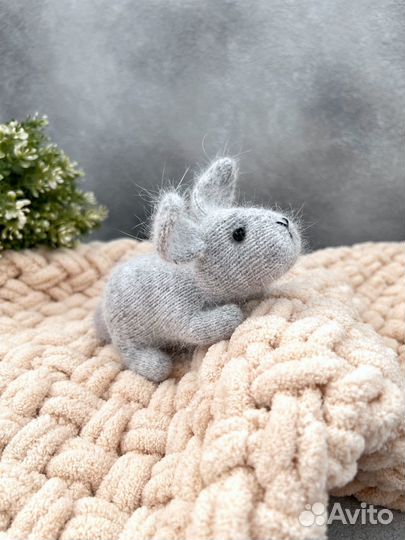 Вязаный кролик ручной работы, реалистичный зайка