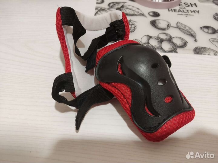 Наколенники