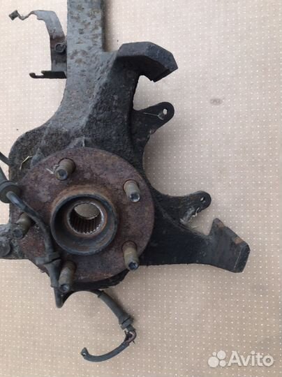 Поворотный кулак правый Chrysler Stratus JA