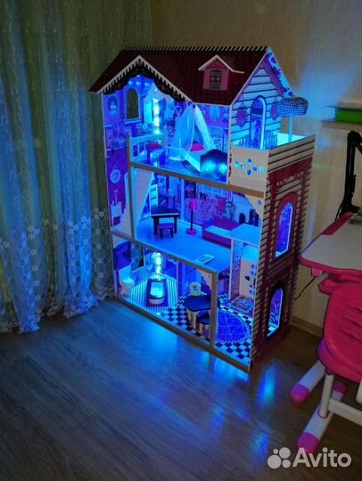 Кукольный домик Барбара с мебелью, светом
