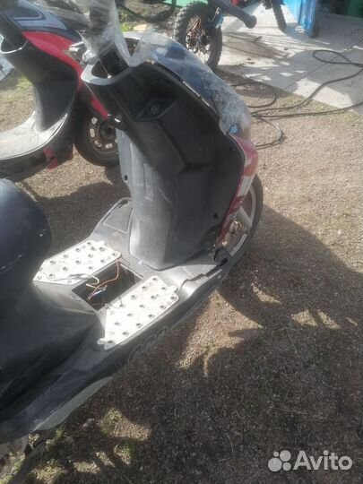 Скутер 150 кубов