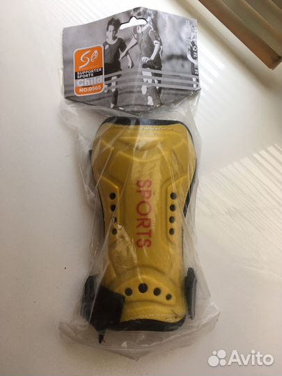 Футбольные щитки