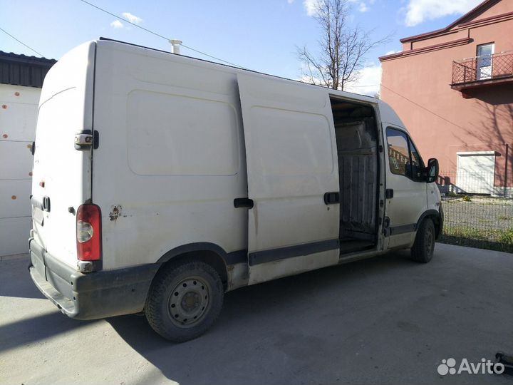 Renault Master цельнометаллический, 2008