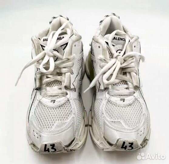 Balenciaga runner white