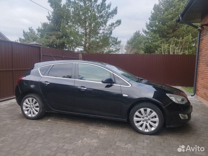 Opel Astra 1.6 AT, 2011, 158 000 км
