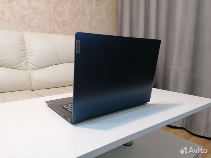 Мощный ультрабук Lenovo 2021 года как новый