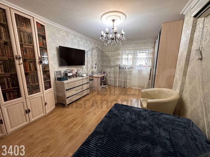 2-к. квартира, 65 м², 2/10 эт.