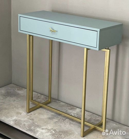 Консоль парикмахера, визажиста