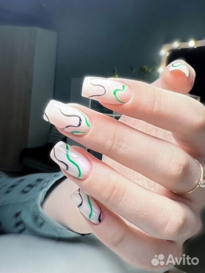 Маникюр с покрытием гель-лаком