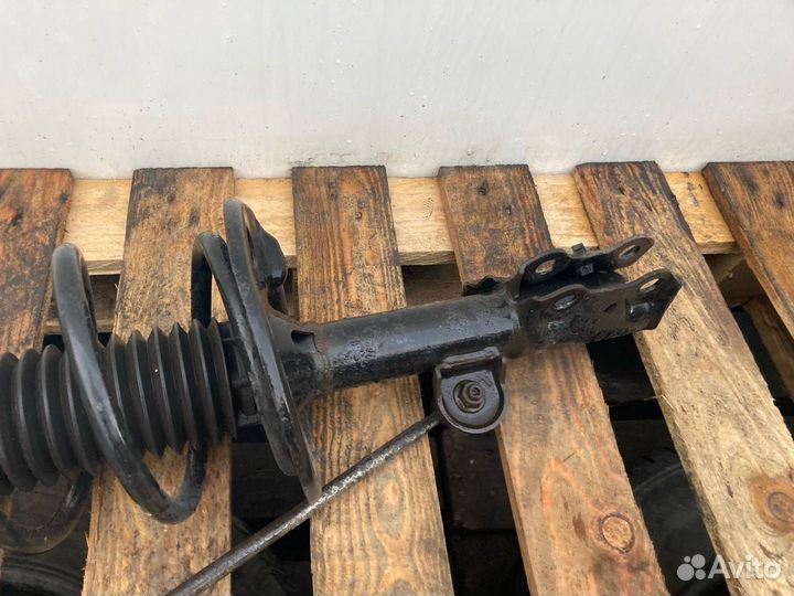 Амортизатор передний левый Lexus NX рест. AGZ10