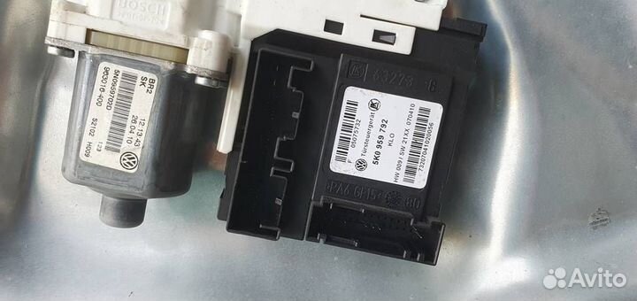 Стеклоподъемник электрический передний левый Volk