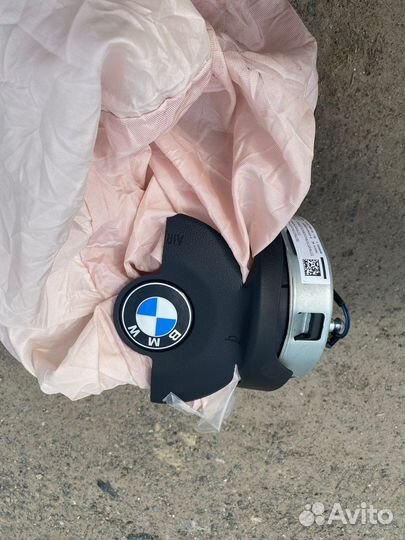 Подушка безопасности в руль BMW F30 взорванная