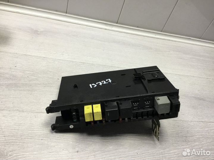 Блок реле и предохранителей Mercedes-Benz C-Class