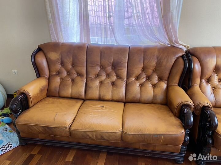 Кожаный диван бу