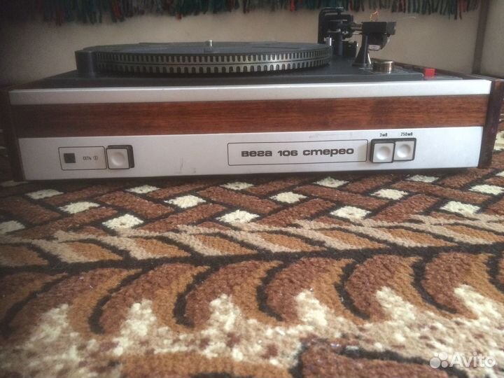 Проигрыватель пластинок вега 106