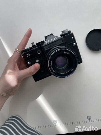 Пленочный фотоаппарат зенит