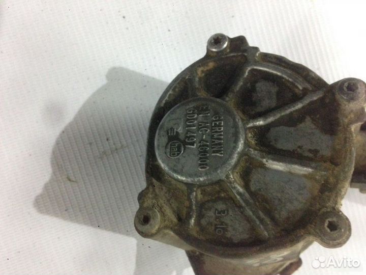 Насос вакуумный Mercedes-Benz