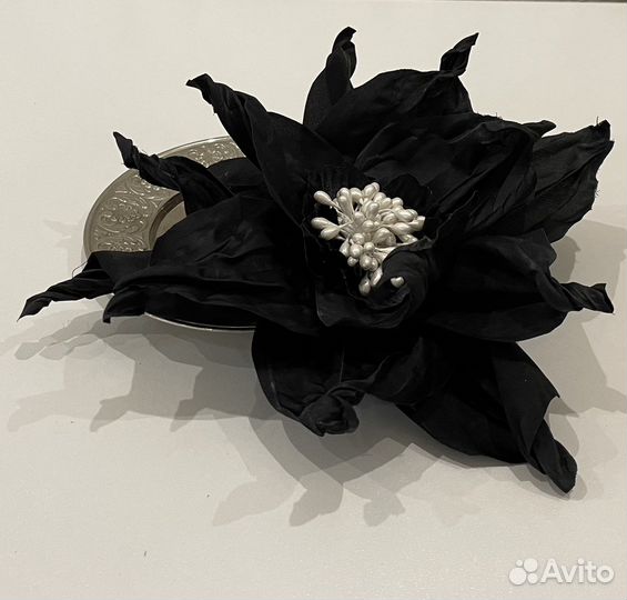 Брошь ручной работы цветок