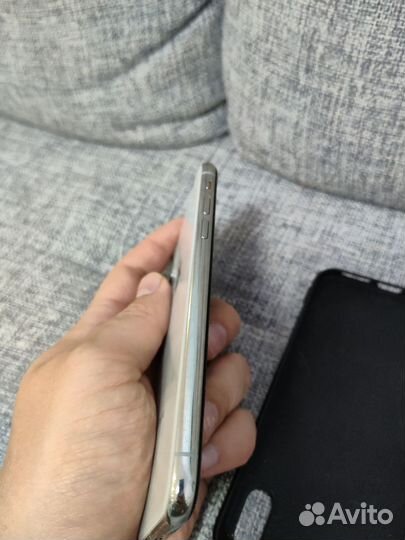 iPhone X, 64 ГБ