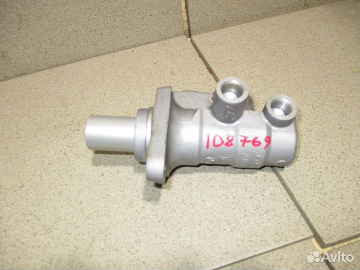 Цилиндр тормозной главный Land Rover Freelander 2