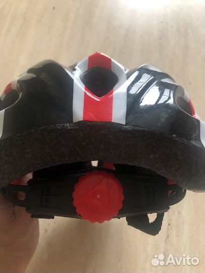 Велошлем, наколенники, налокотники