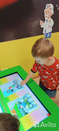 Помощник Воспитатель детского сада