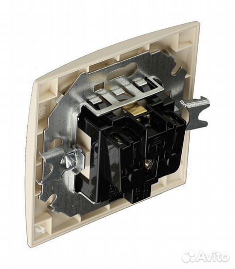 Розетка с рамкой 1590450-031 скрытая установка сло