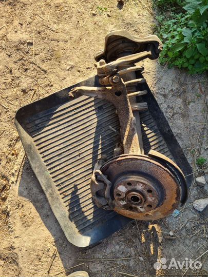 Поворотный кулак vw passat b5