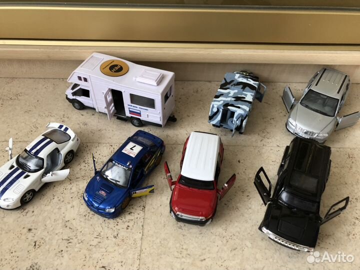 Модельки машин современных