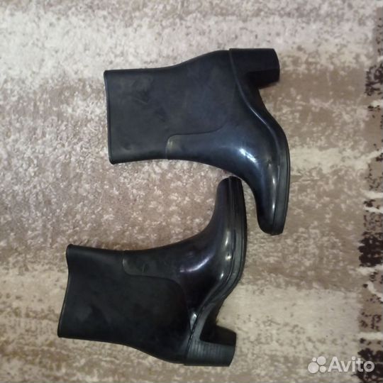 Резиновые сапоги