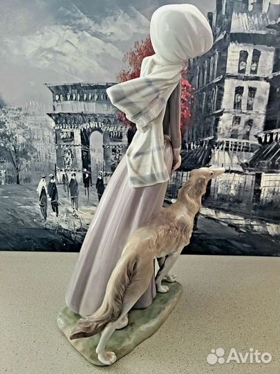 Фарфоровая статуэтка Лладро Дама с борзой