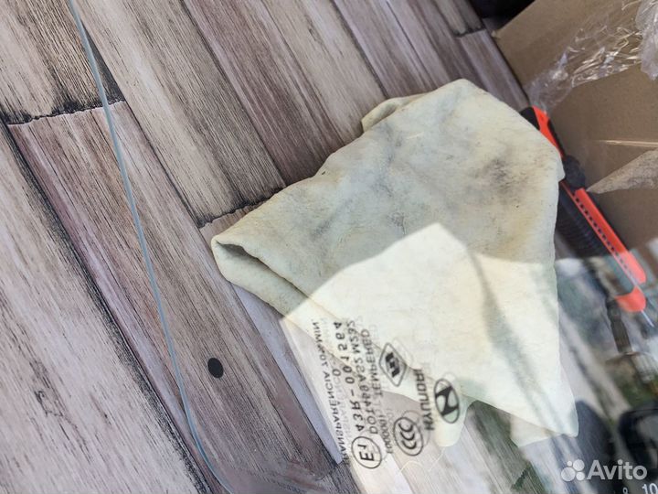 Стекло переднее правое (посажирское)