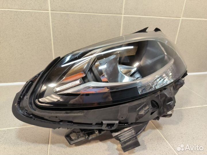 Фара правая Mercedes-Benz B-Class W246