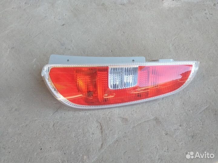 Фонарь правый Skoda Roomster 2 2013 год новый