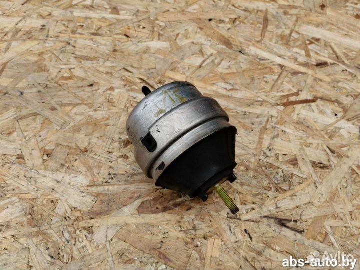 Подушка двигателя Volkswagen Passat B5