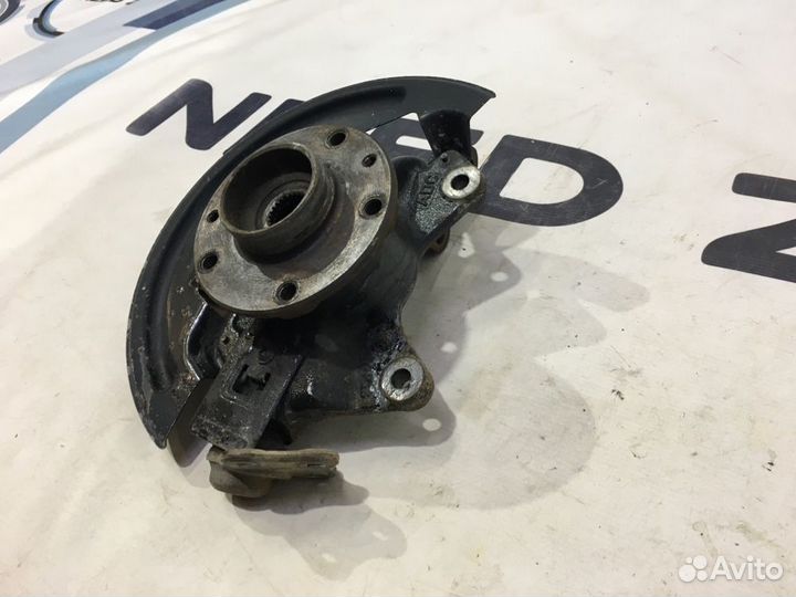 Кулак поворотный передний правый Renault Fluence