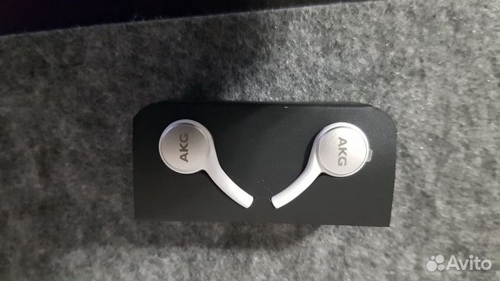 Наушники Samsung EO-IG955