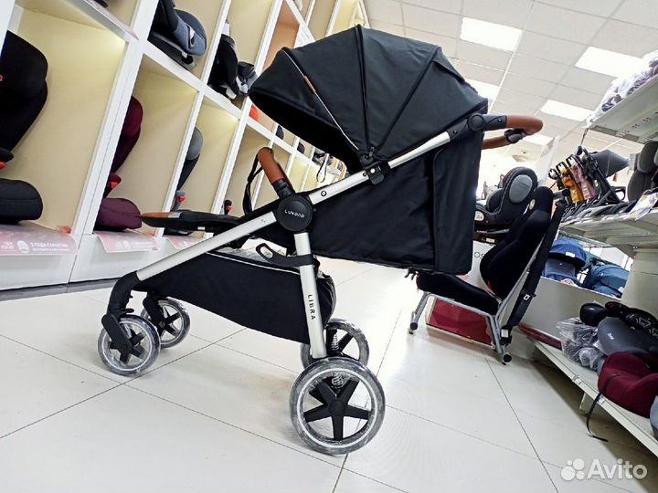 Коляска прогулочная Luxmom Libra Black