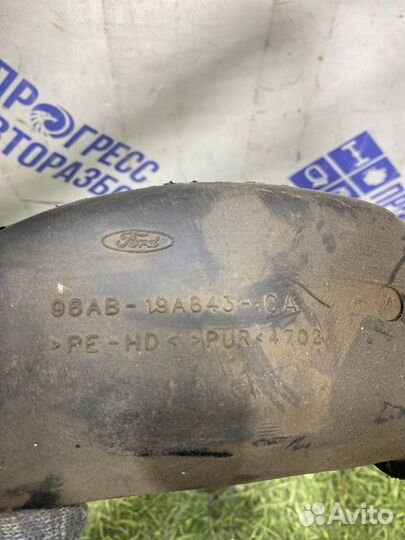 Воздуховод Ford Focus 1 седан 2.0 2002