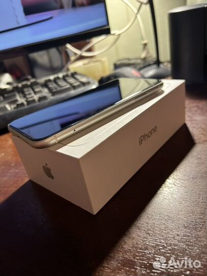 iPhone 11, 64 ГБ