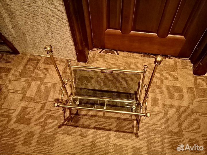 Латунная газетница