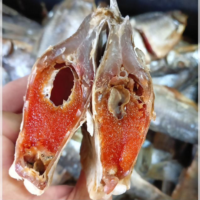 Рыбка сухая с икрой