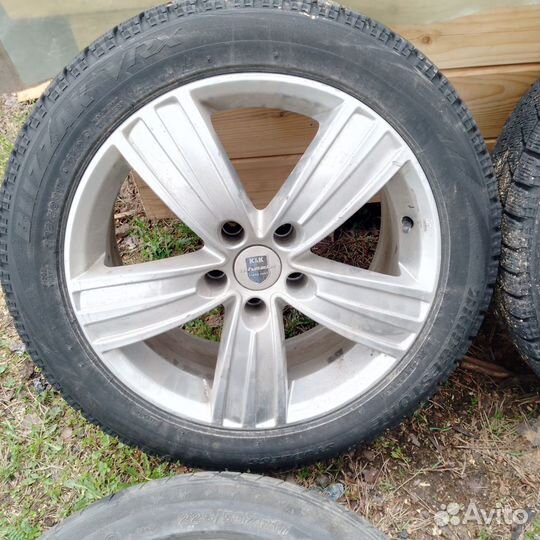 Bridgestone Blizzak VRX 225/50 R17