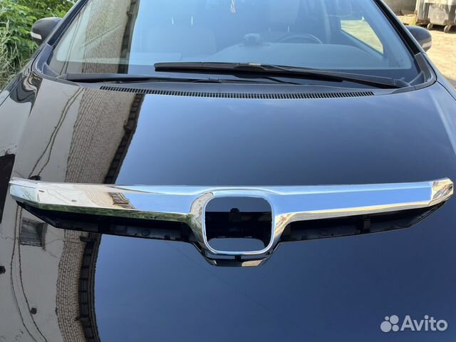 Молдинг решётки радиатора Honda Civic 4d 9 пок