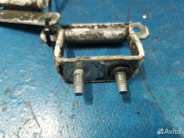 Петли багажника Nissan X-Trail T31