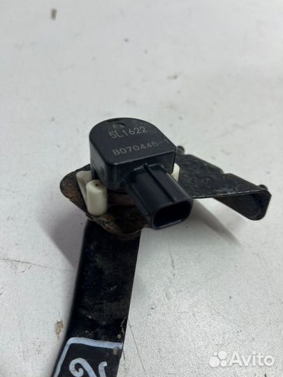 Датчик положения кузова задний Toyota Camry