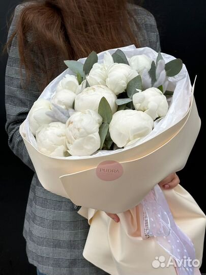 Шикарные белые пионы