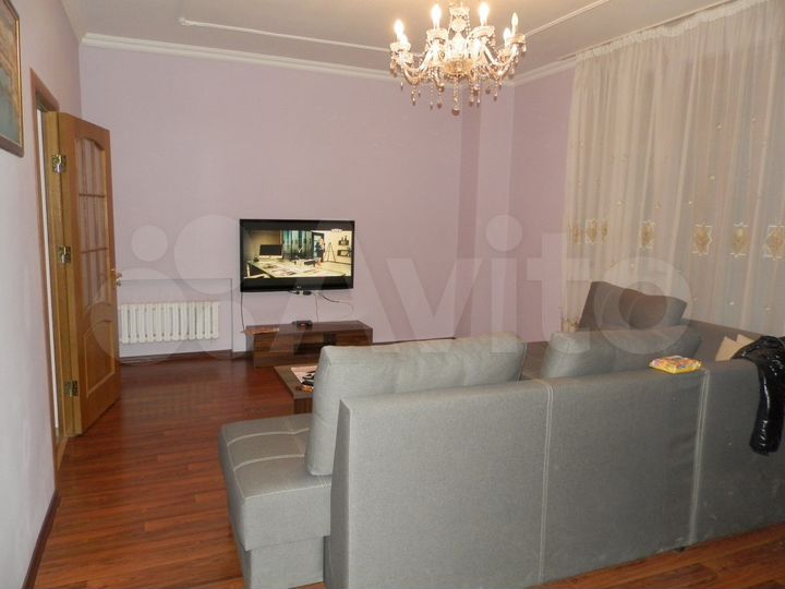 2-к. квартира, 90 м², 2/4 эт.