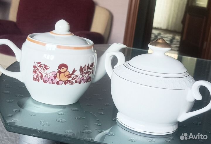 Чайник и сахарница