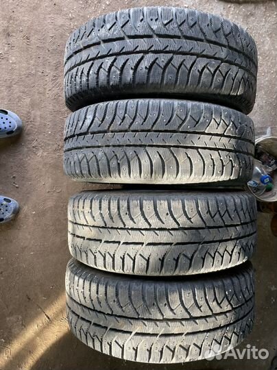 Bridgestone Ice Cruiser 7000S 205/55 R16